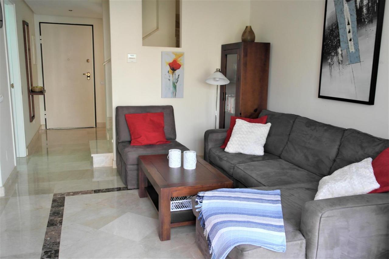Casa de Férias Townhouse Overlooking The Pool *