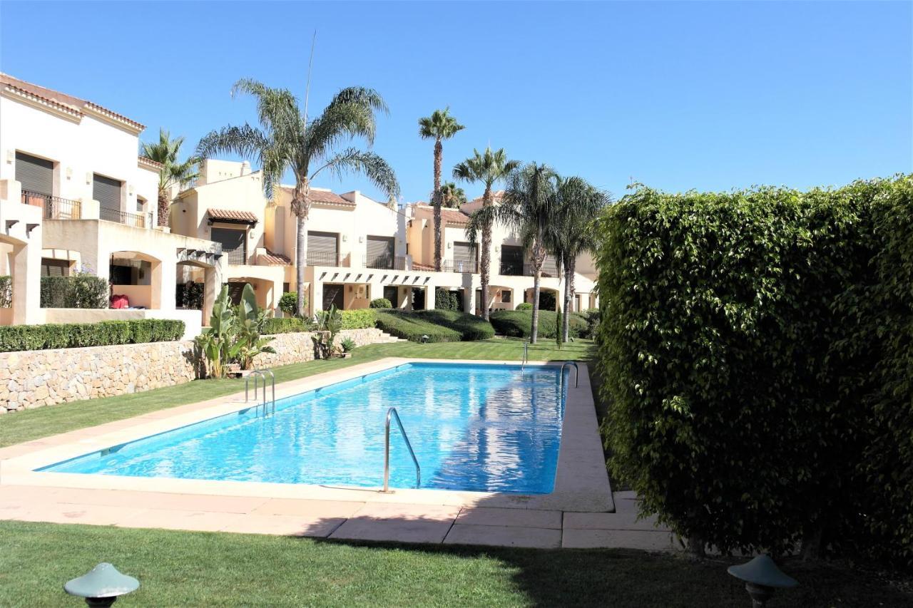 Holiday home Townhouse Overlooking The Pool *